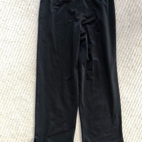 Adidas Women’s Capri Stretch Workout Pants - Picture 4 of 4
